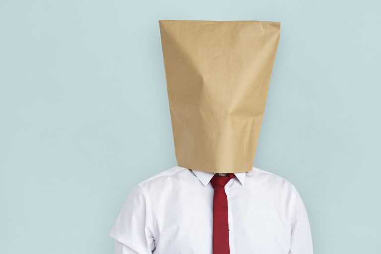 Fobia social ou timidez? Entenda o que são e como superá-las!